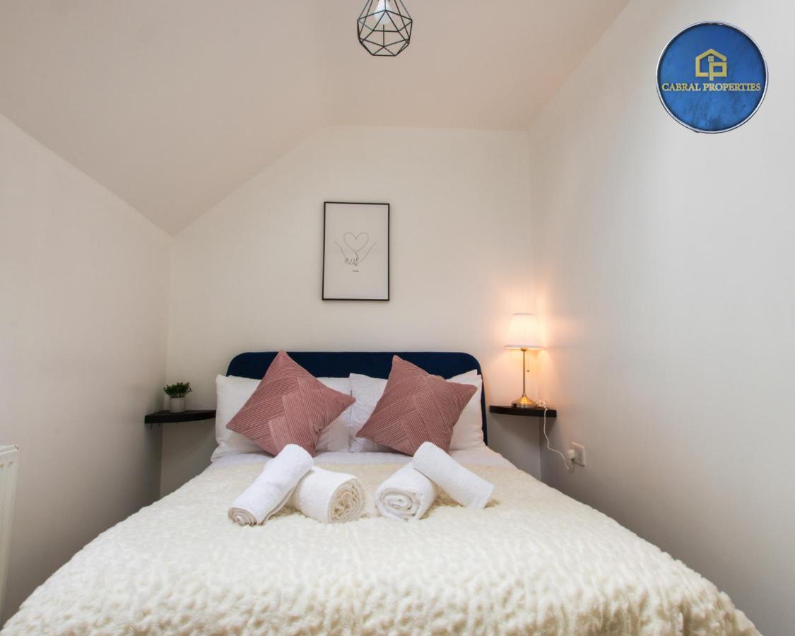 רדינג 2 Bedroom House By Cabral Properties Monthly Special Price מראה חיצוני תמונה